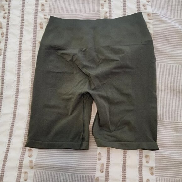 Alphalete Amplify 6.5" Biker Shorts Oak - Picture 7 of 7
